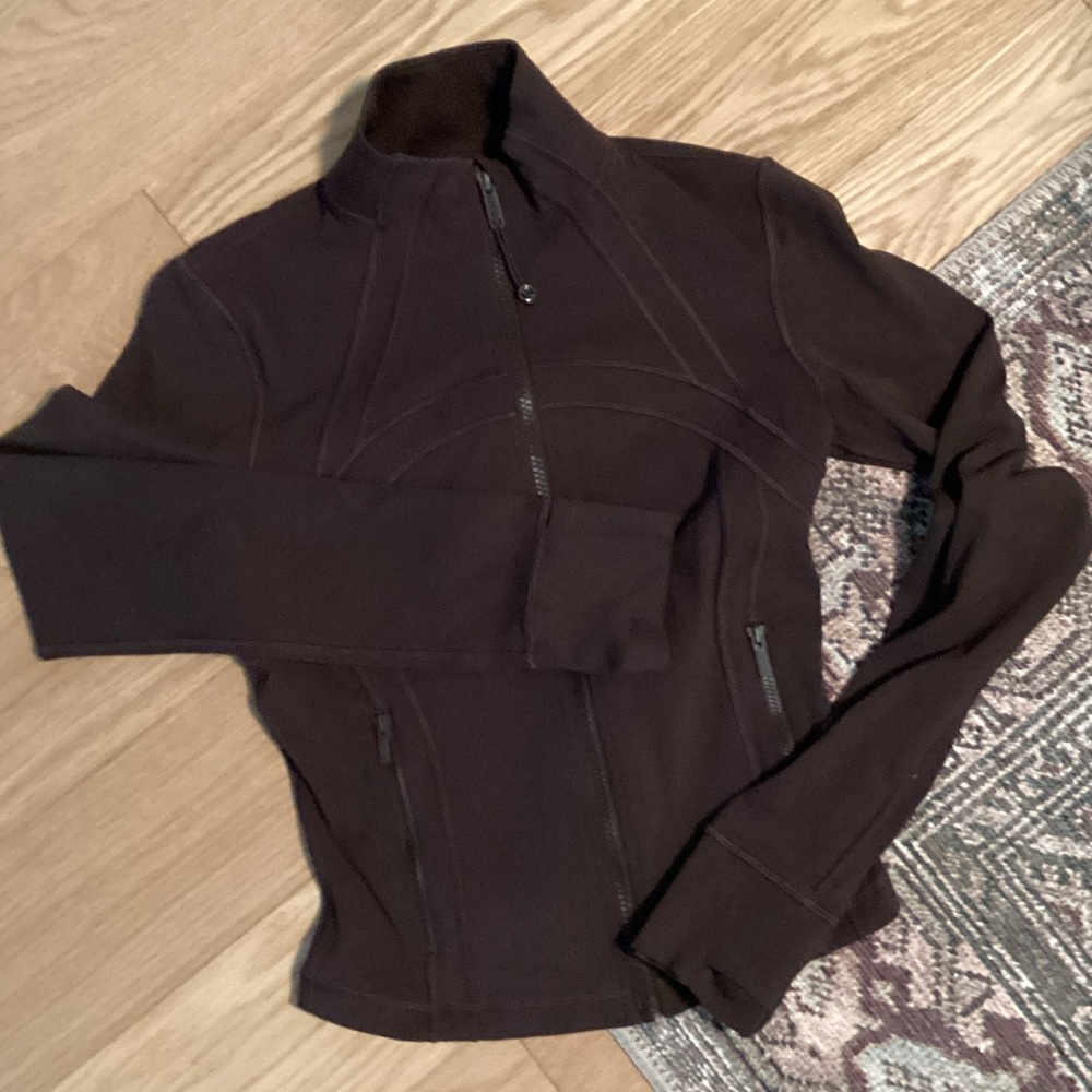 Lululemon Espresso colour Define crop jacket, size 6